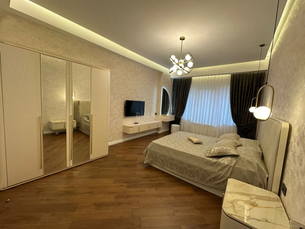 Kirayə verilir 3 otaqlı mənzil 145 m²