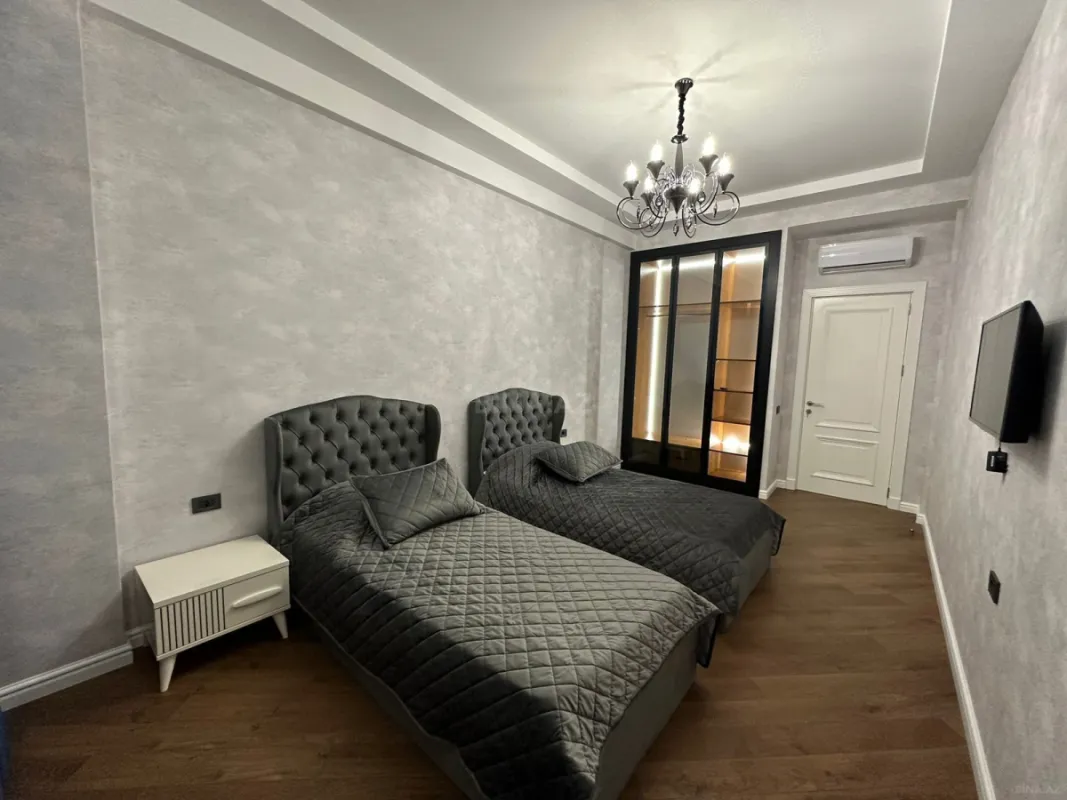 Kirayə verilir 3 otaqlı mənzil 145 m²