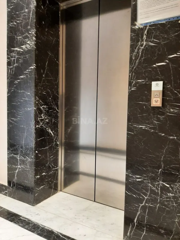 Kirayə verilir 3 otaqlı mənzil 145 m²