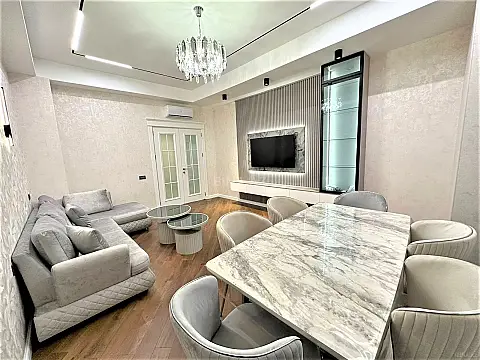 Kirayə verilir 3 otaqlı mənzil 145 m²