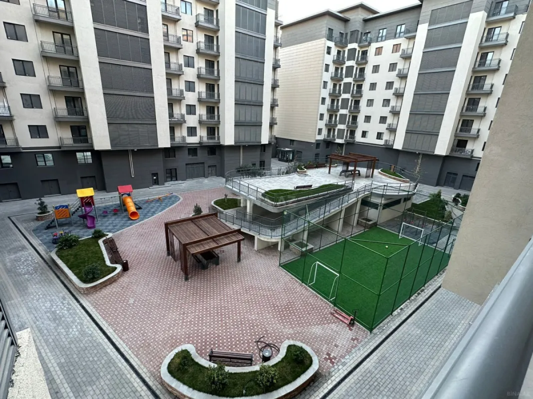 Kirayə verilir 3 otaqlı mənzil 145 m²