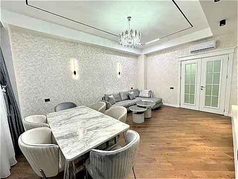 Kirayə verilir 3 otaqlı mənzil 145 m²