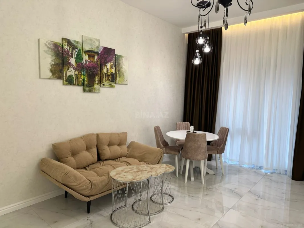 Kirayə verilir 3 otaqlı mənzil 145 m²
