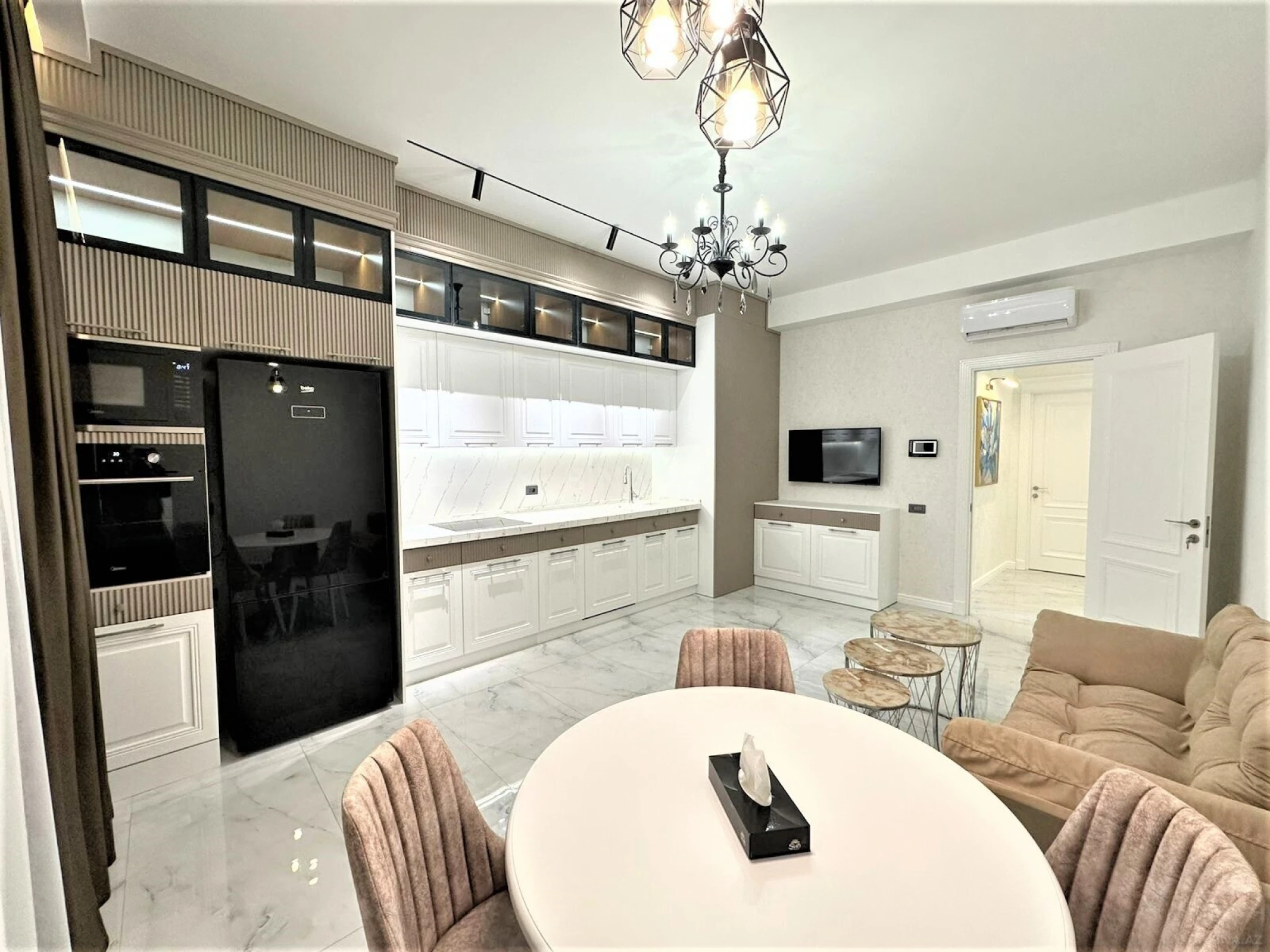 Kirayə verilir 3 otaqlı mənzil 145 m²