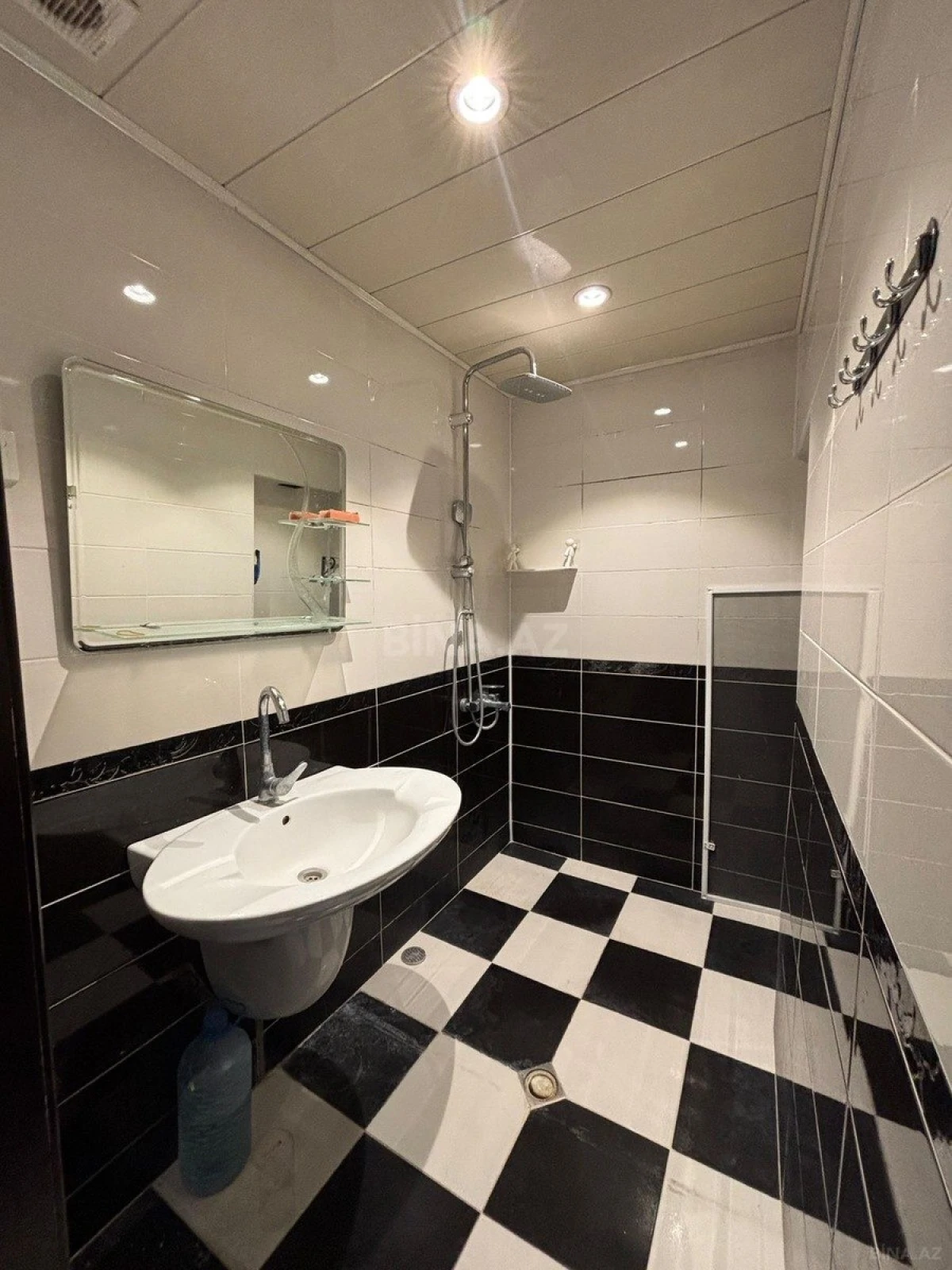 Kirayə verilir 2 otaqlı mənzil 60 m²