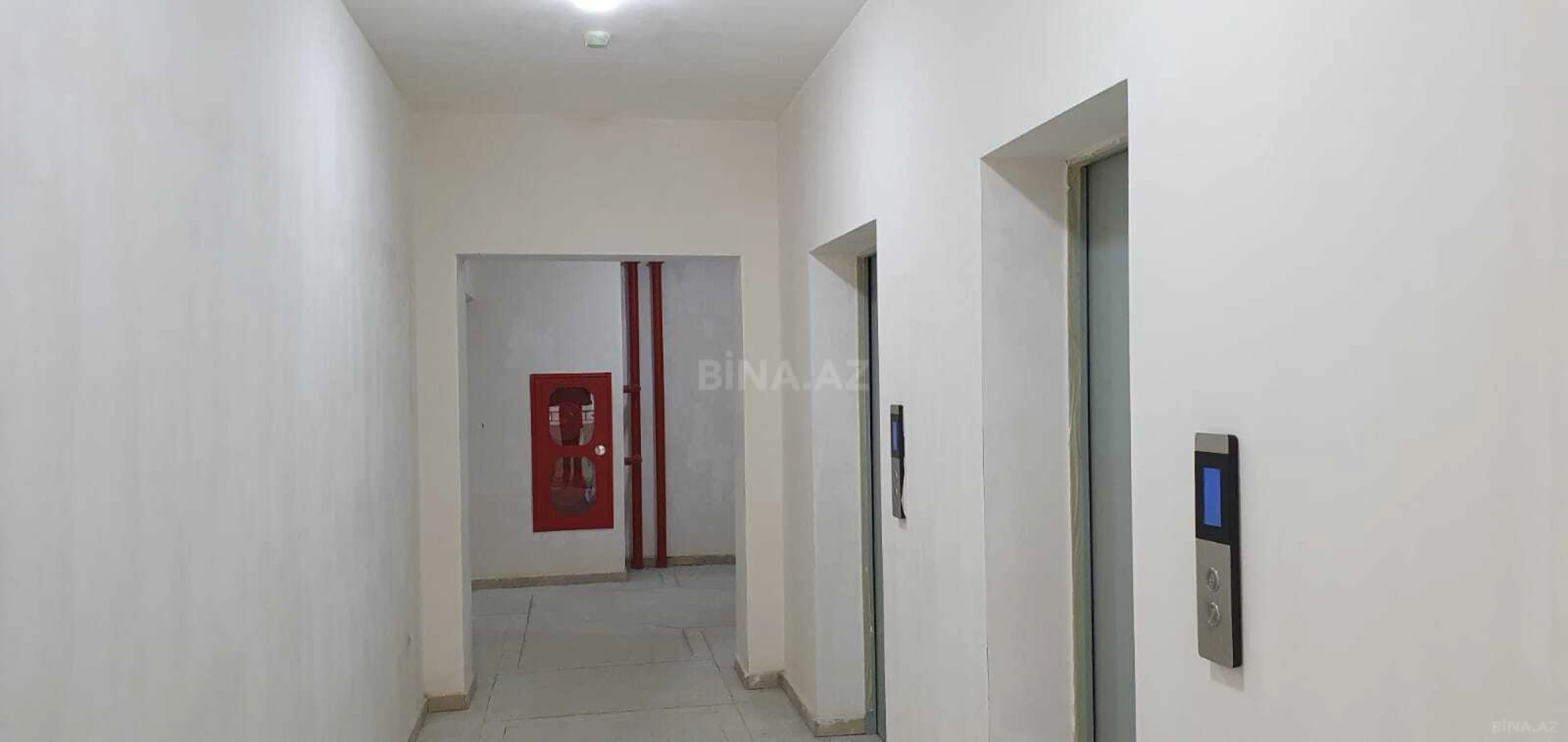 Satılır 4 otaqlı mənzil 155 m²