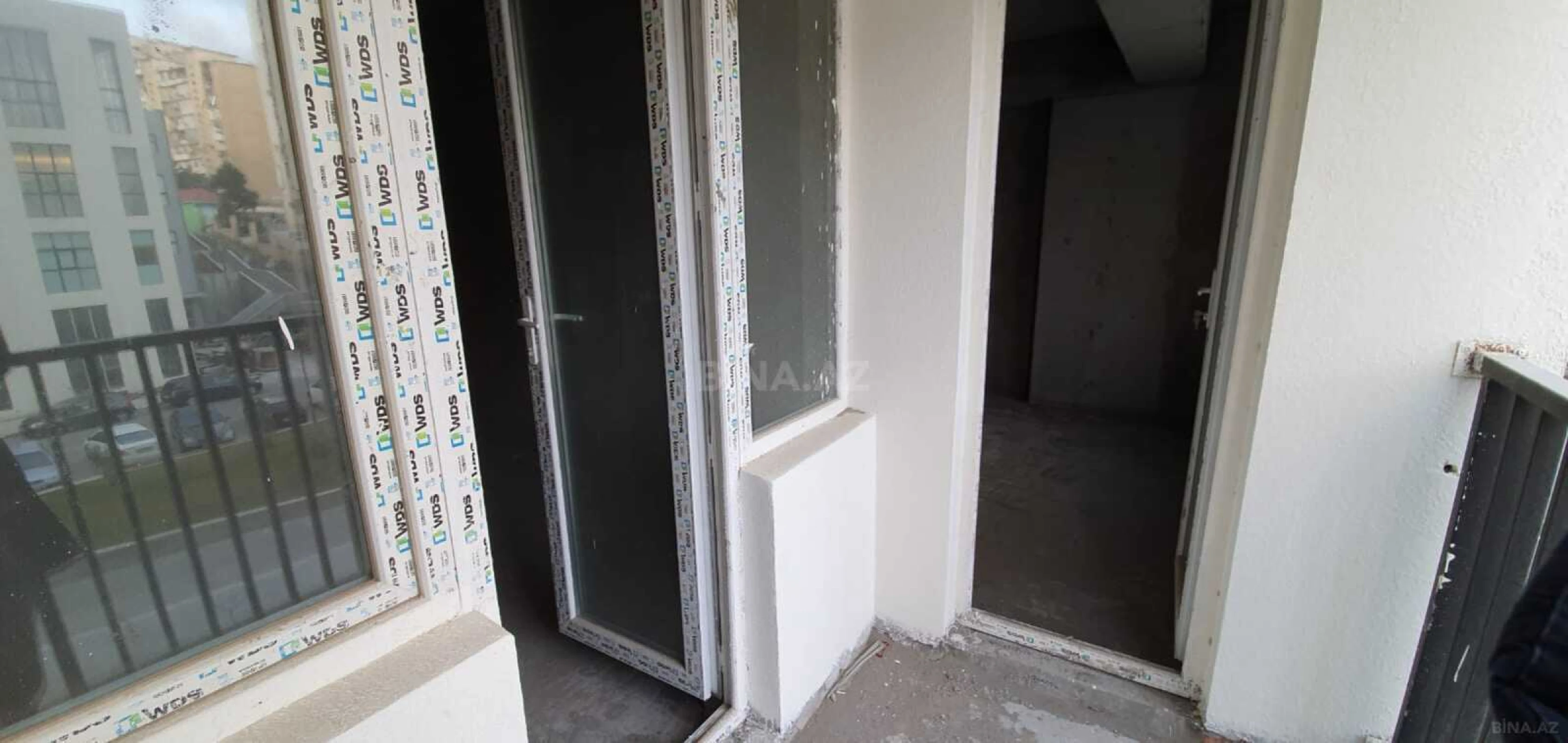 Satılır 4 otaqlı mənzil 155 m²