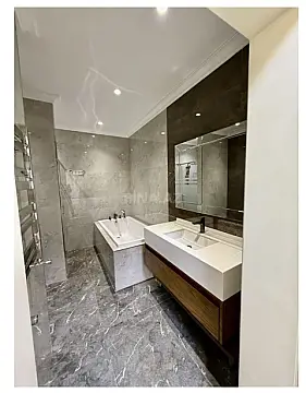 Satılır 4 otaqlı mənzil 210 m²