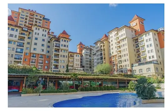 Satılır 4 otaqlı mənzil 210 m²