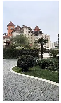 Satılır 4 otaqlı mənzil 210 m²