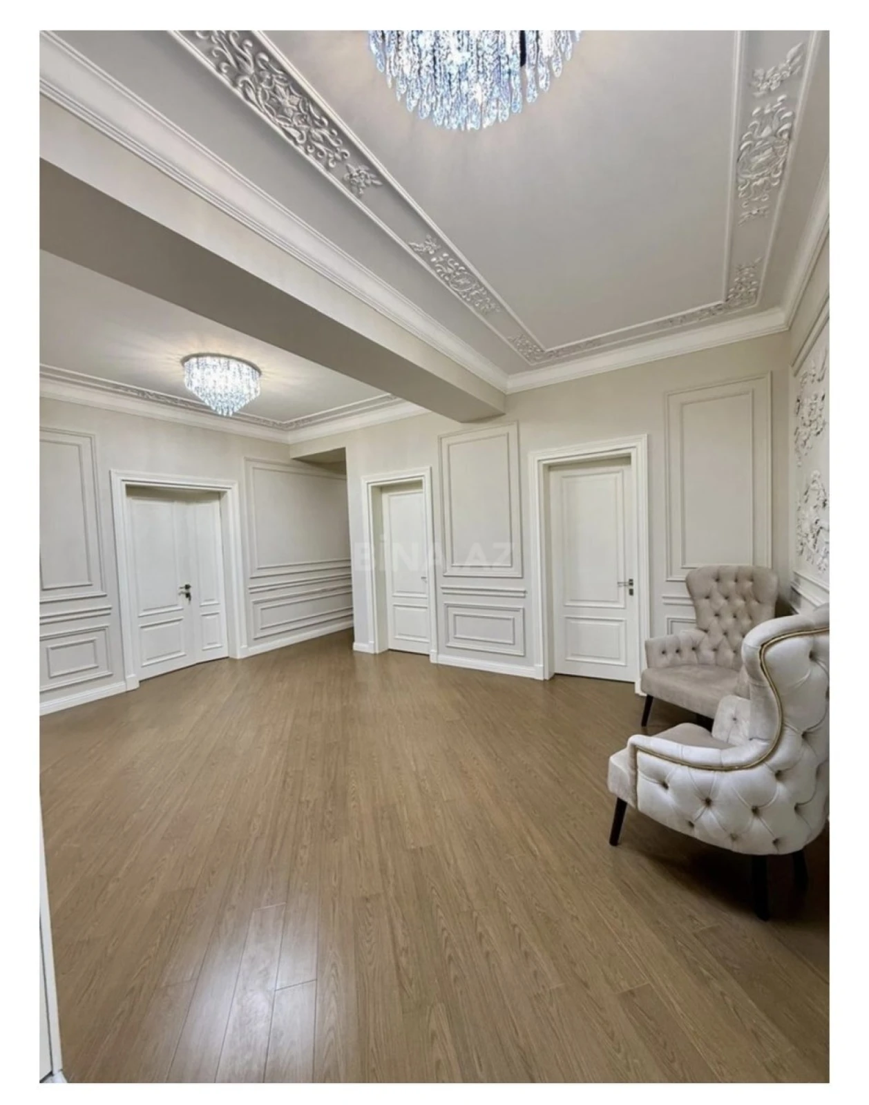 Satılır 4 otaqlı mənzil 210 m²