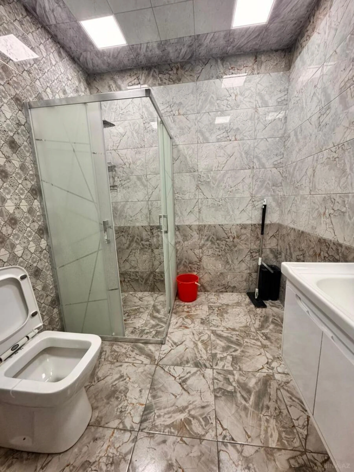 Kirayə verilir 2 otaqlı mənzil 80 m²