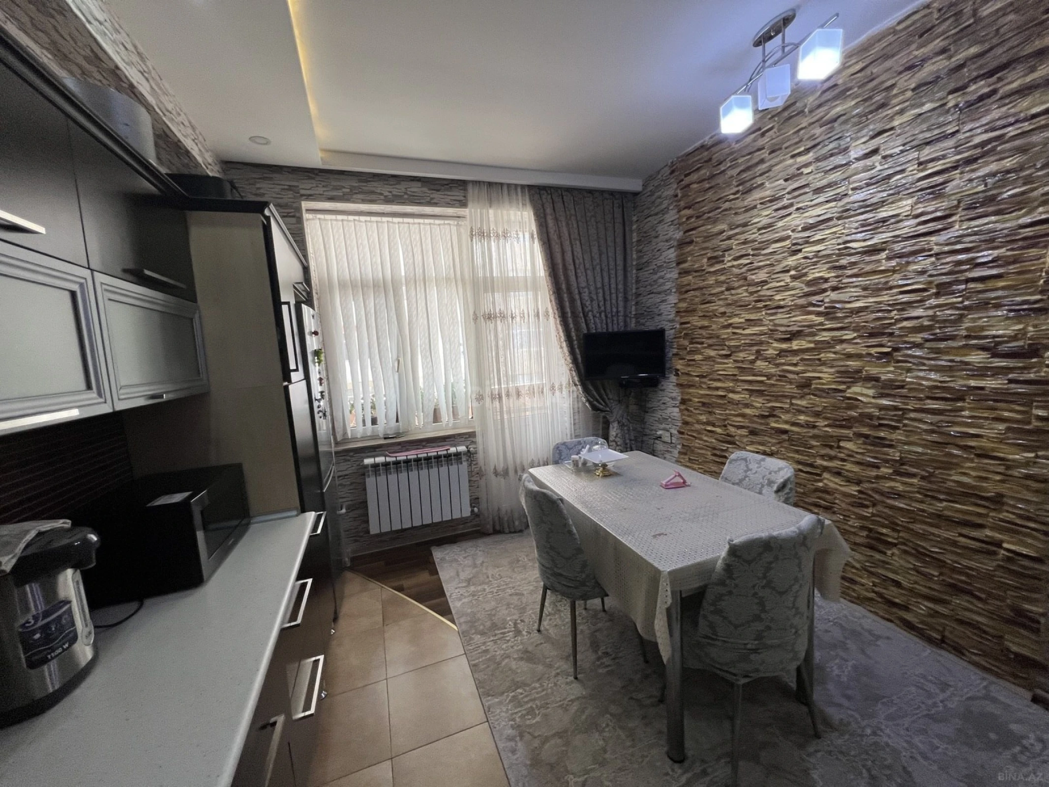 Satılır 3 otaqlı mənzil 108 m²