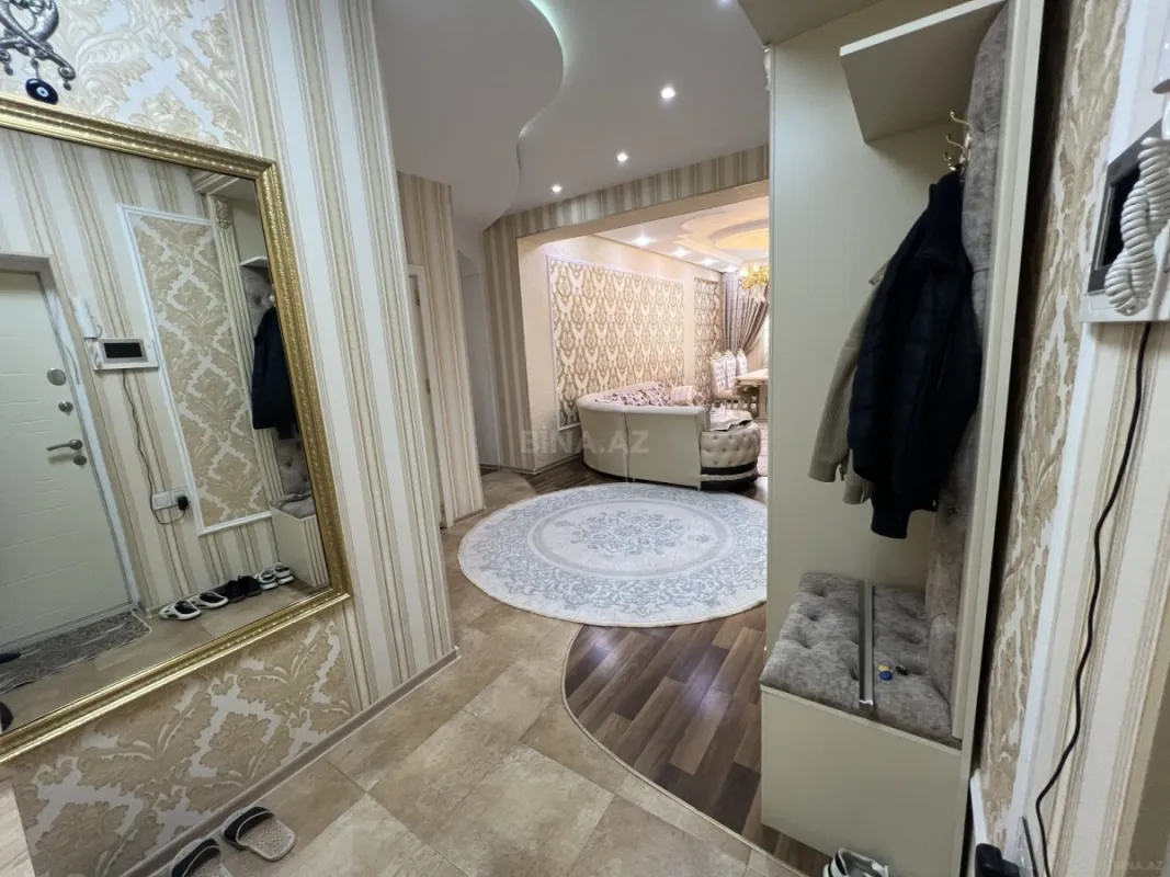 Satılır 3 otaqlı mənzil 108 m²