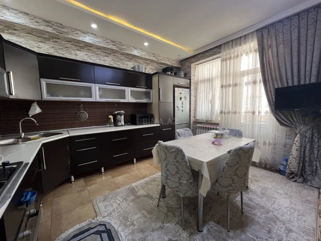 Satılır 3 otaqlı mənzil 108 m²