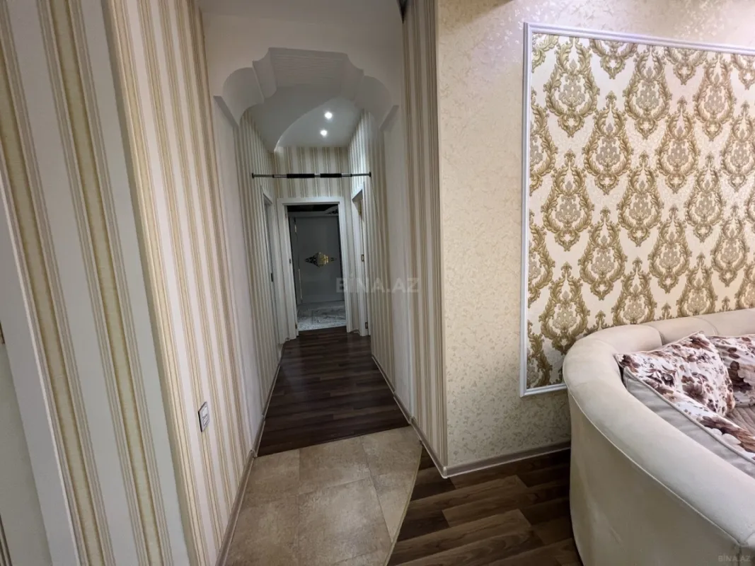 Satılır 3 otaqlı mənzil 108 m²