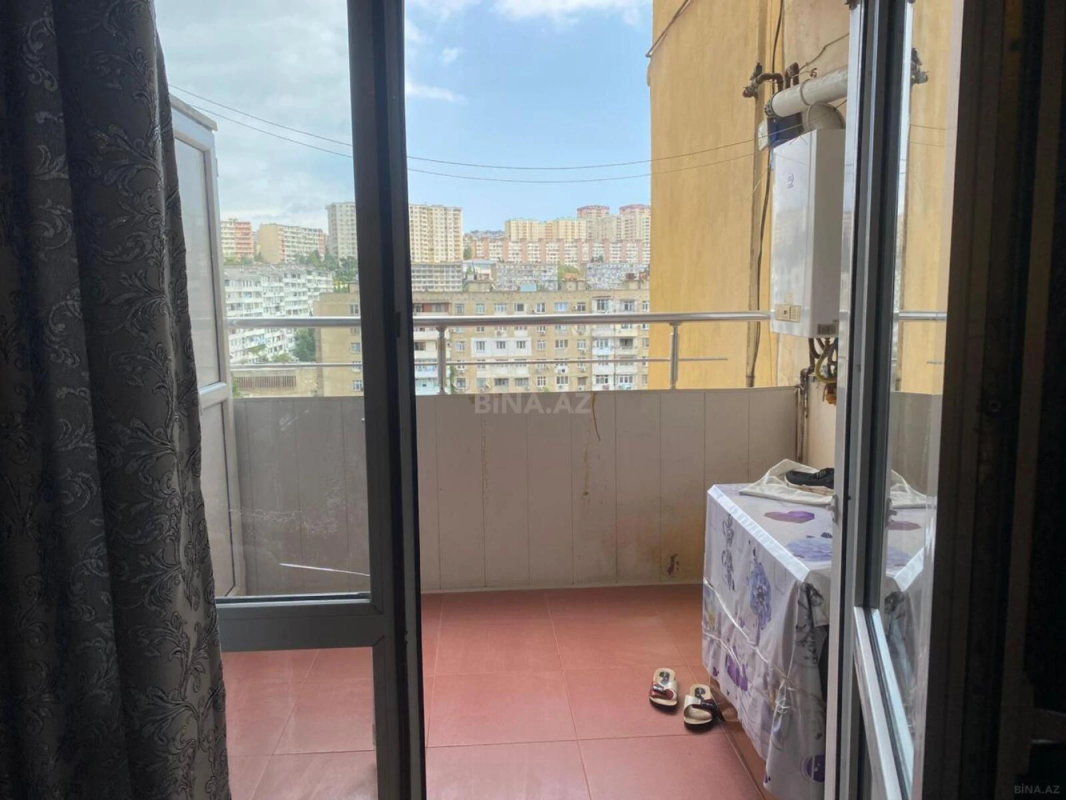 Satılır 3 otaqlı mənzil 147 m²