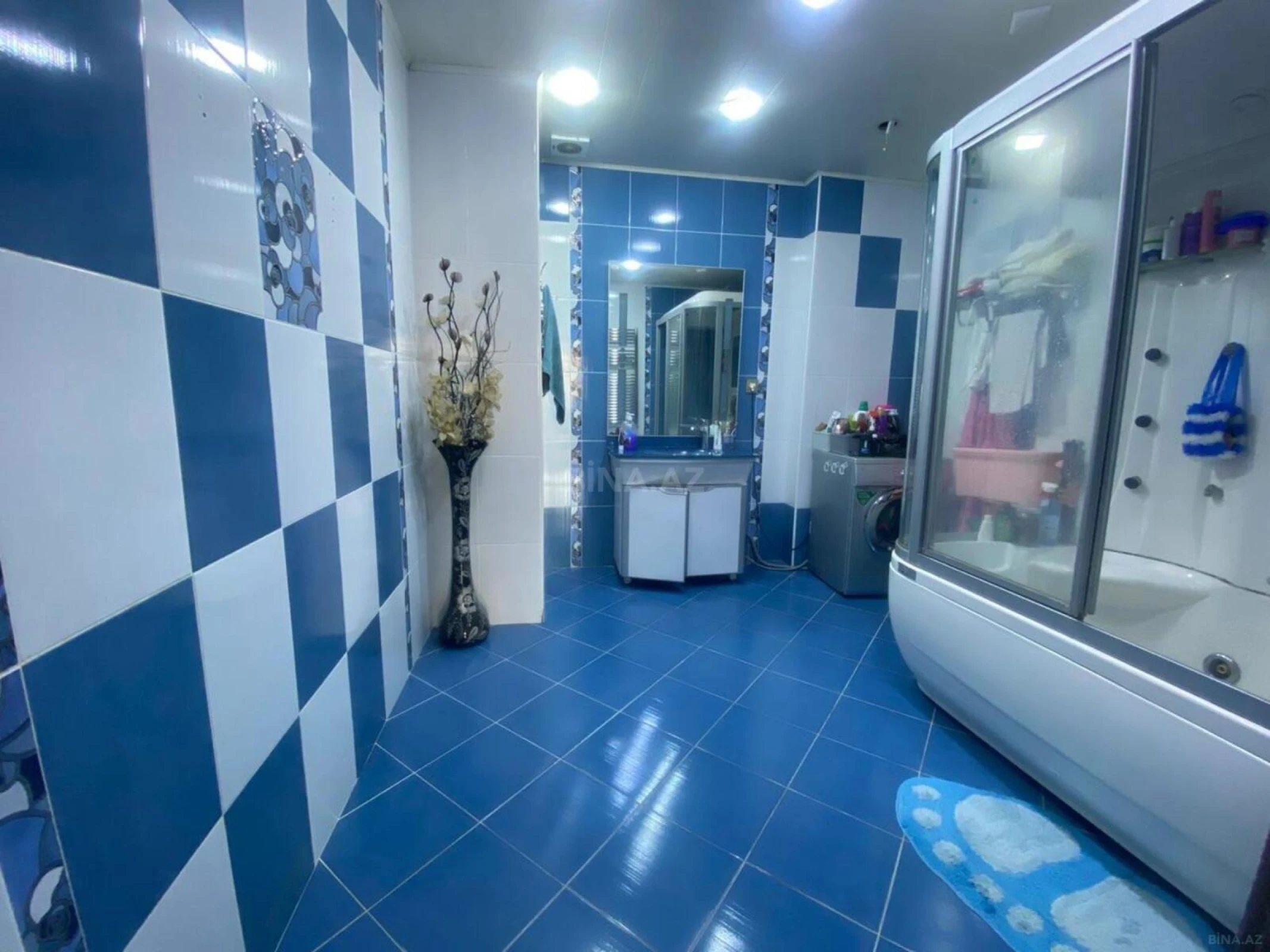 Satılır 3 otaqlı mənzil 147 m²