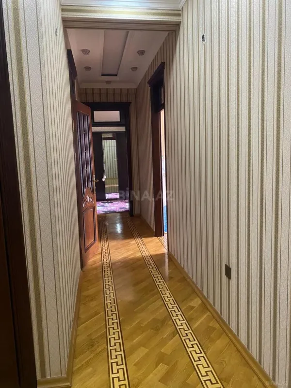 Satılır 3 otaqlı mənzil 147 m²