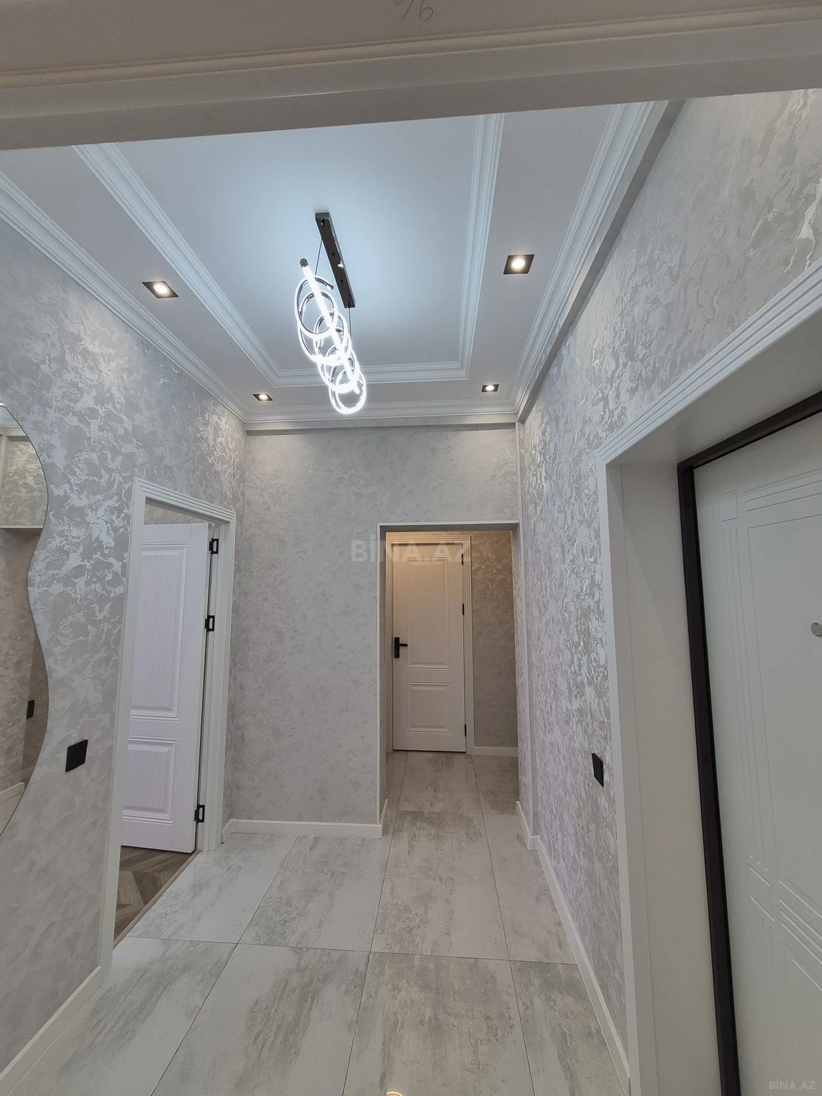 Satılır 2 otaqlı mənzil 66 m²