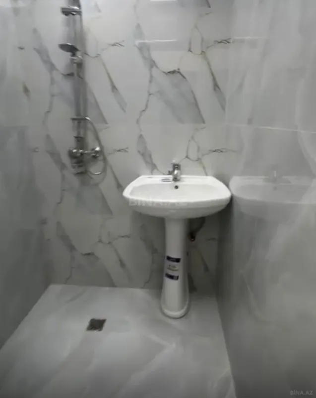 Satılır 2 otaqlı mənzil 68 m²