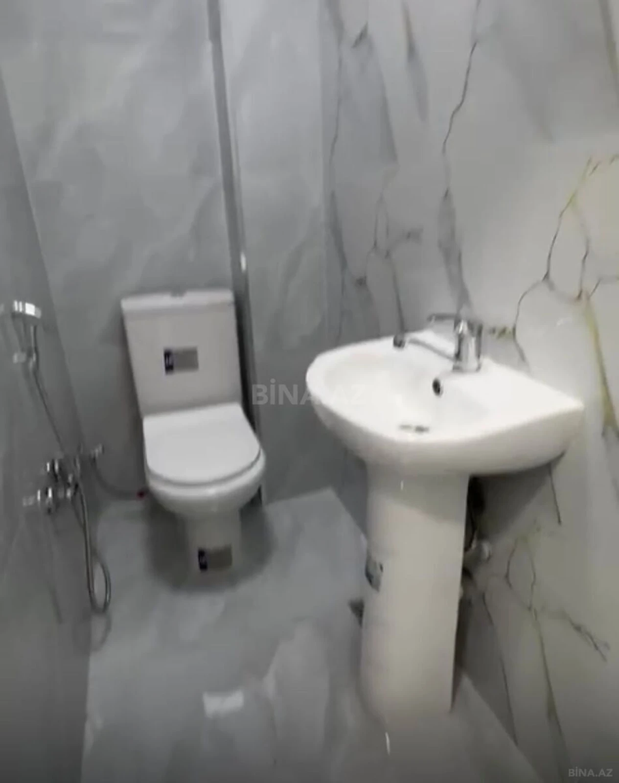 Satılır 2 otaqlı mənzil 68 m²