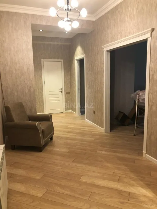 Kirayə verilir 2 otaqlı mənzil 95 m²