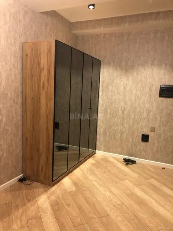 Kirayə verilir 2 otaqlı mənzil 95 m²