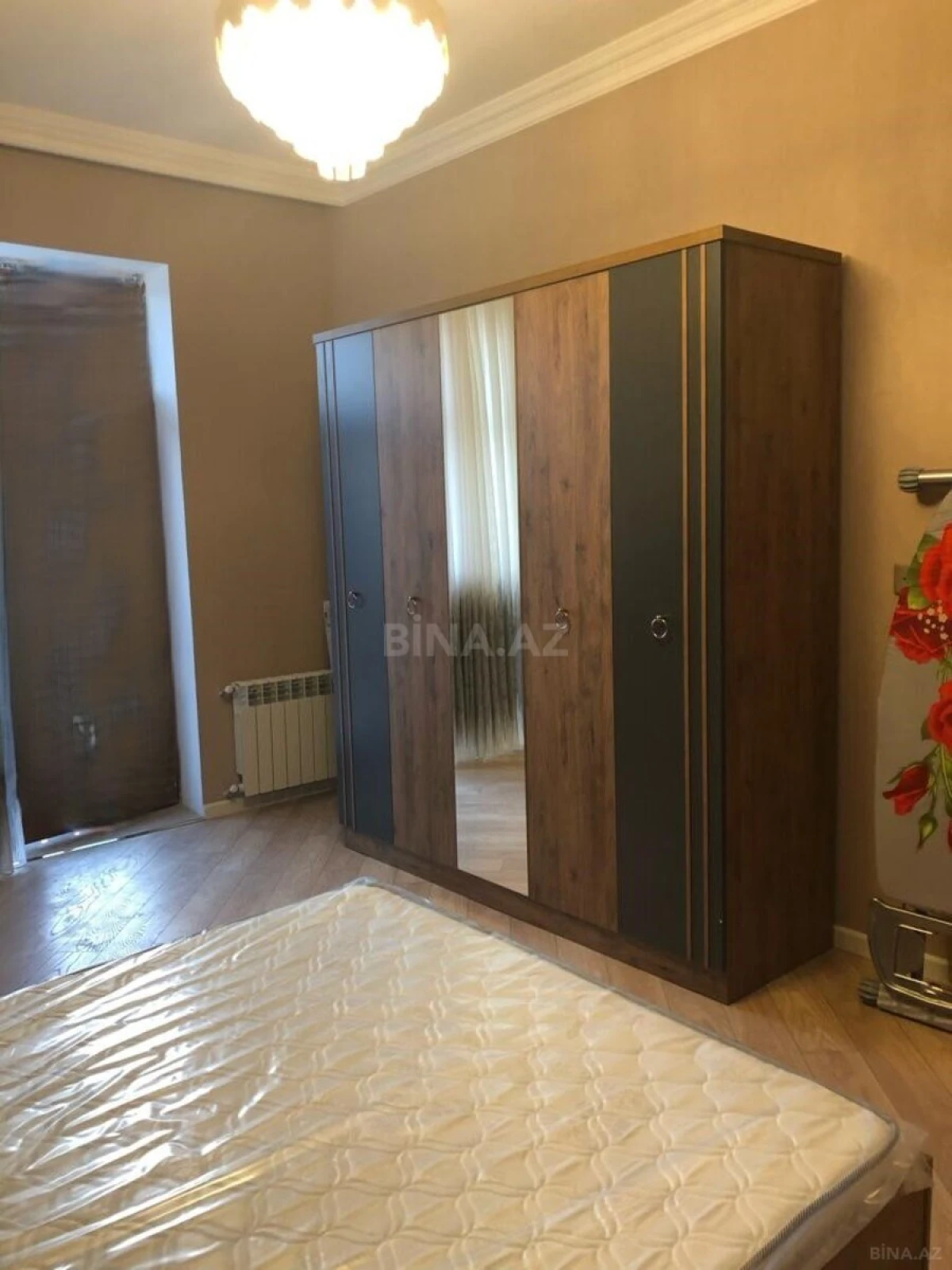 Kirayə verilir 2 otaqlı mənzil 95 m²