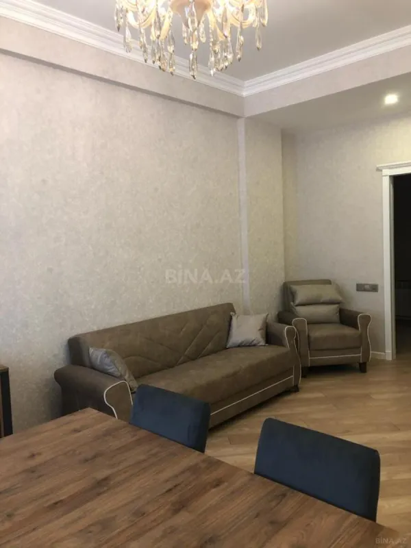 Kirayə verilir 2 otaqlı mənzil 95 m²
