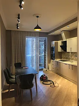 Kirayə verilir 2 otaqlı mənzil 95 m²