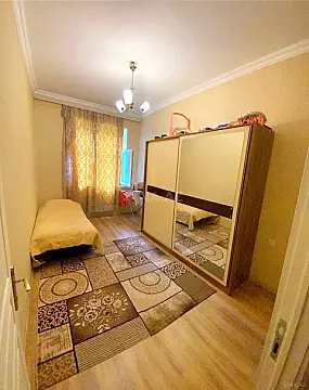 Kirayə verilir 4 otaqlı mənzil 100 m²