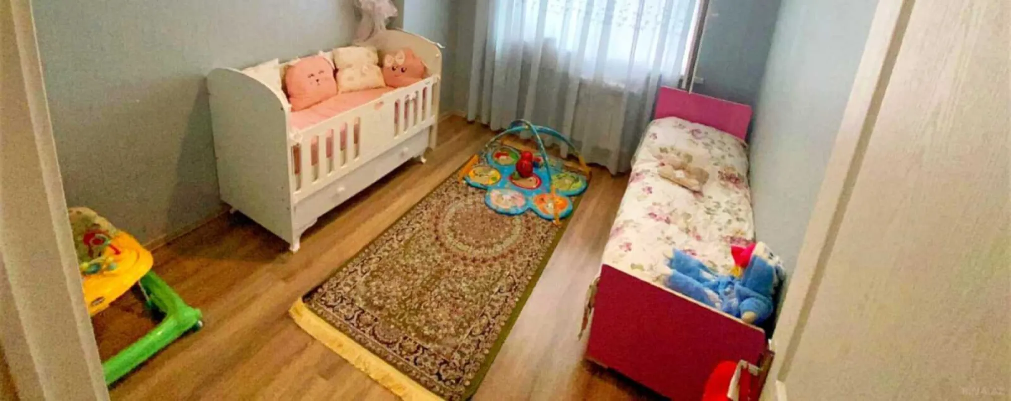 Kirayə verilir 4 otaqlı mənzil 100 m²