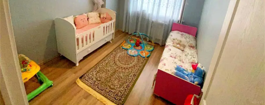 Kirayə verilir 4 otaqlı mənzil 100 m²