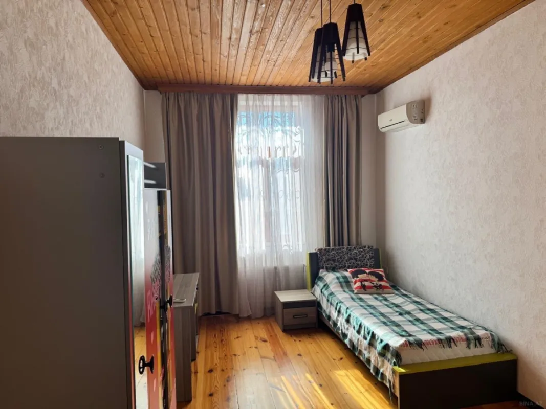 Kirayə verilir 7 otaqlı həyət evi 600 m²