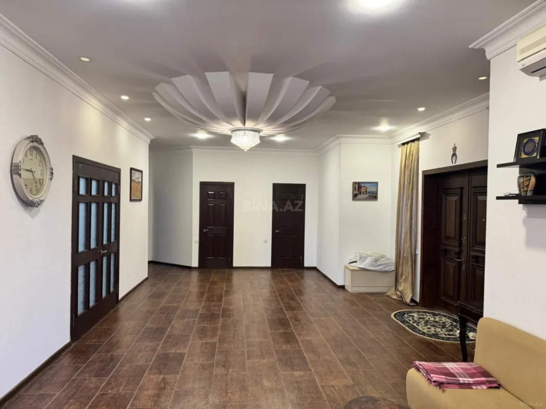 Kirayə verilir 7 otaqlı həyət evi 600 m²