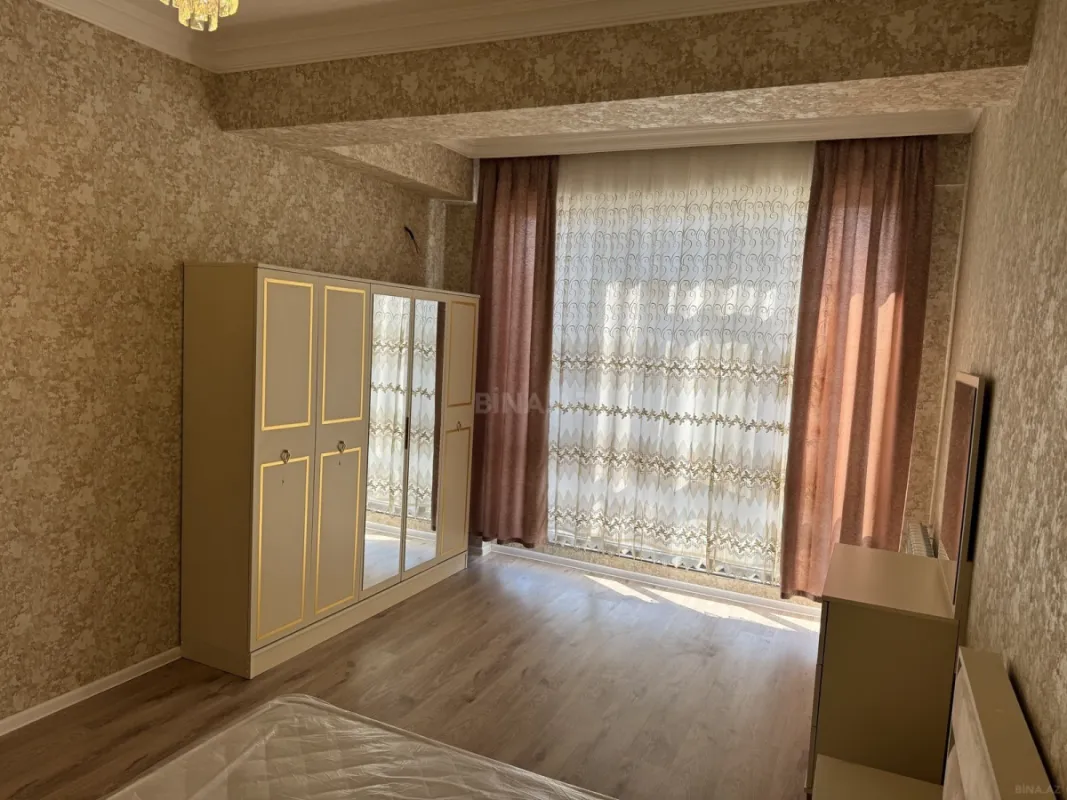 Kirayə verilir 2 otaqlı mənzil 76 m²