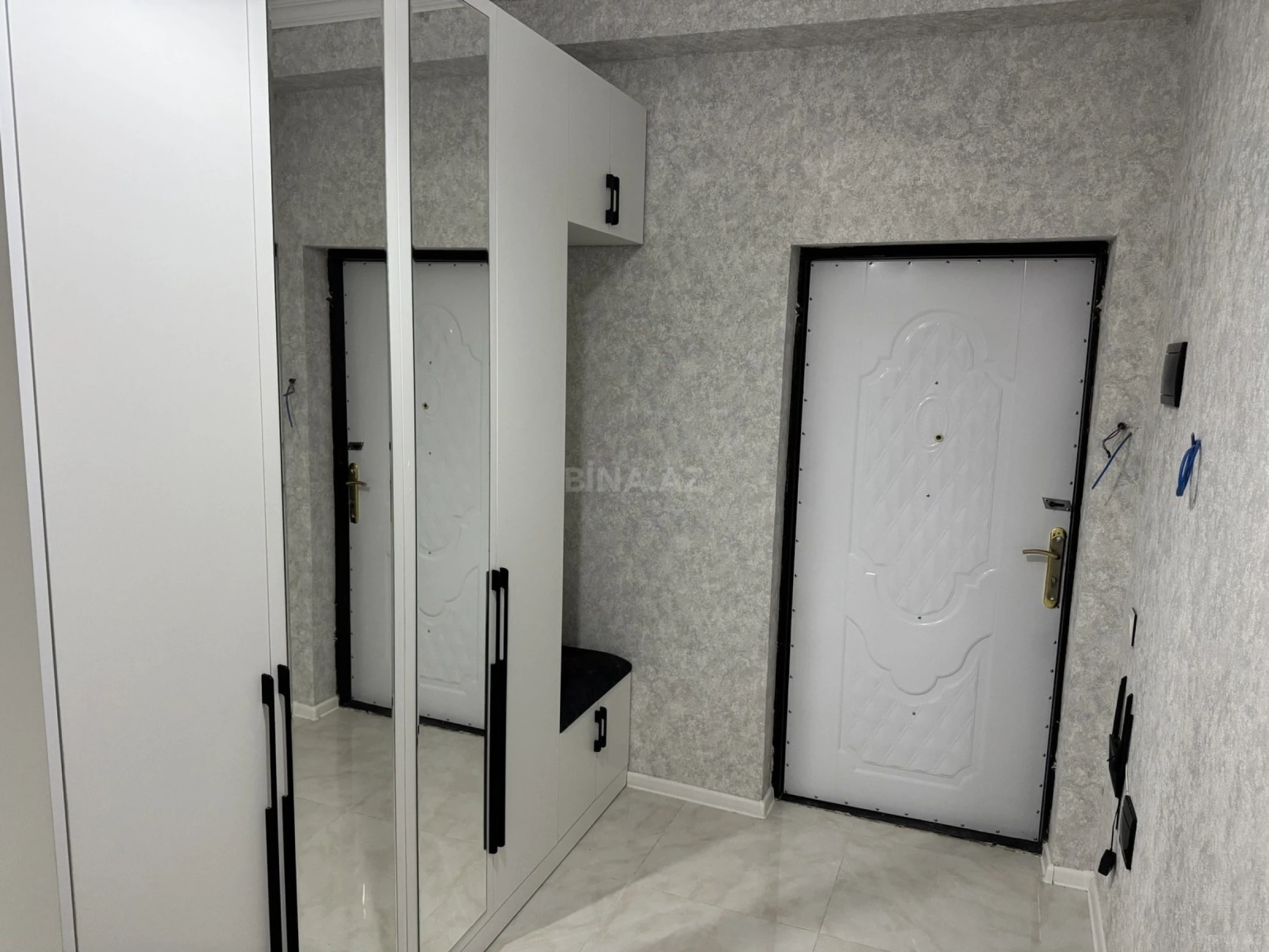 Kirayə verilir 2 otaqlı mənzil 76 m²