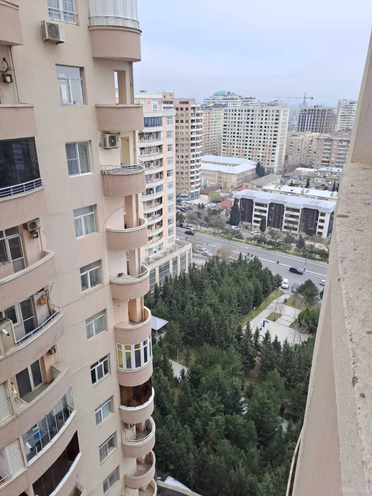 Satılır 3 otaqlı mənzil 150 m²