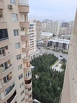 Satılır 3 otaqlı mənzil 150 m²