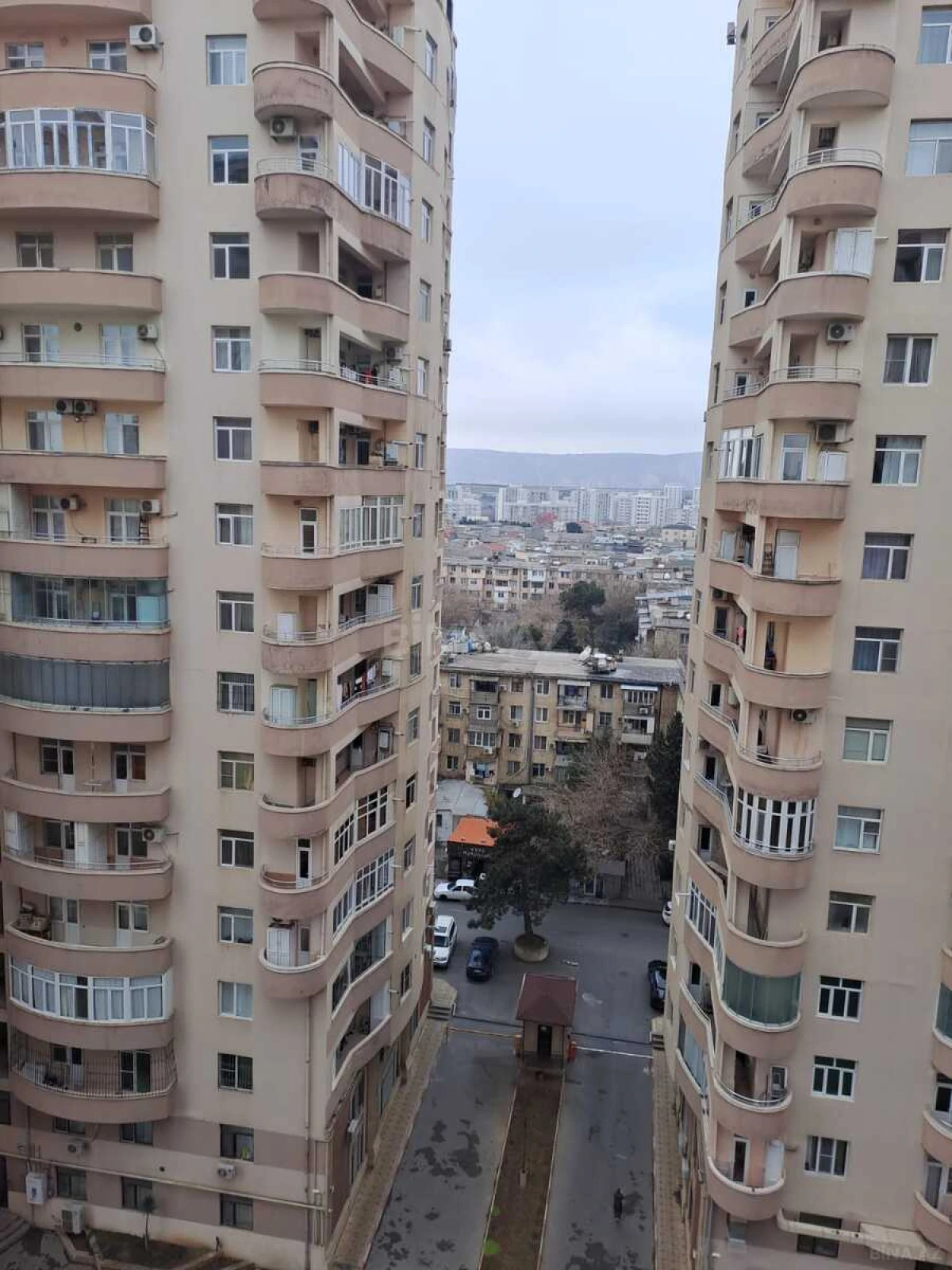 Satılır 3 otaqlı mənzil 150 m²