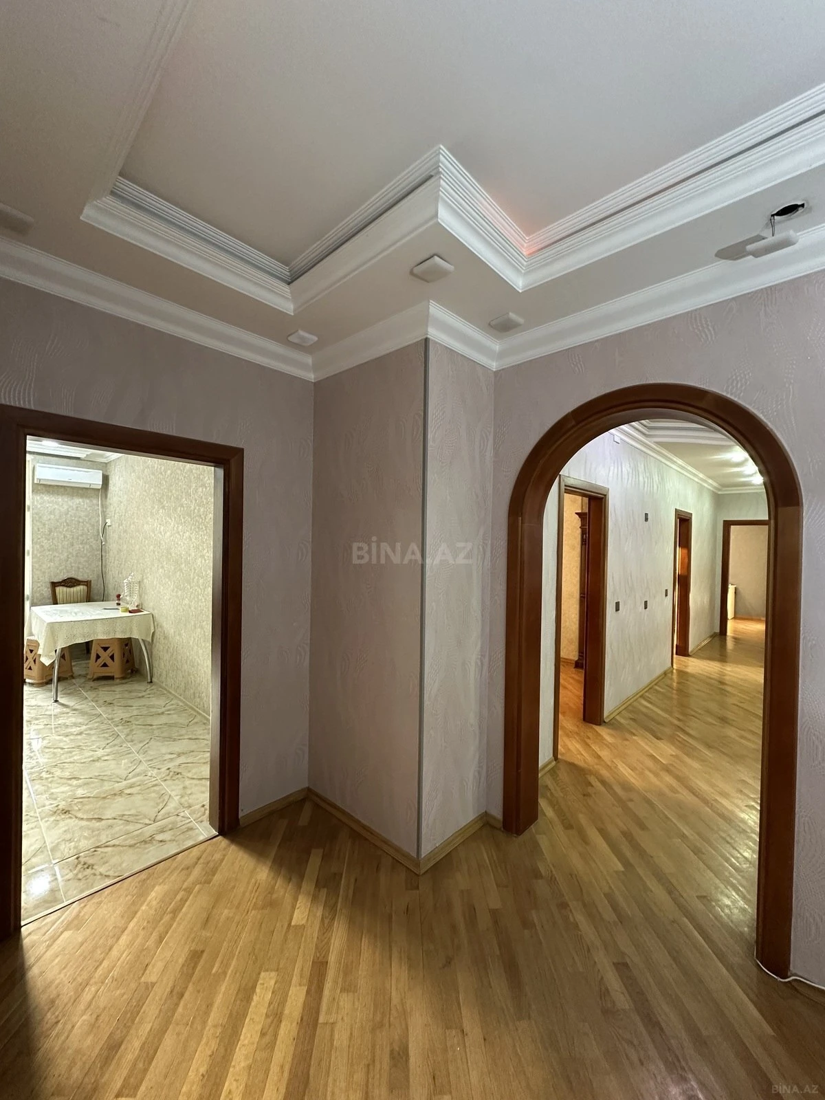 Satılır 3 otaqlı mənzil 137 m²