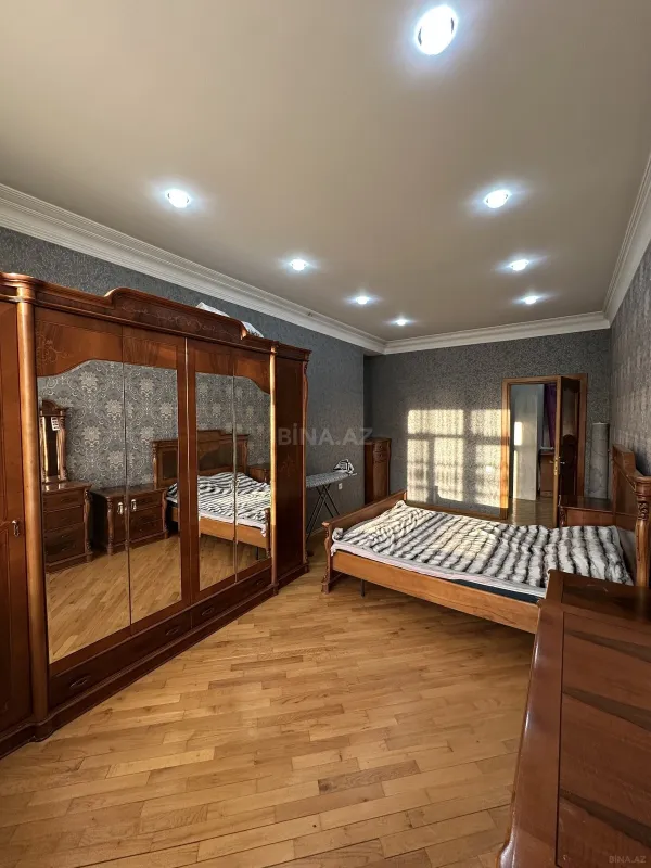 Satılır 3 otaqlı mənzil 137 m²