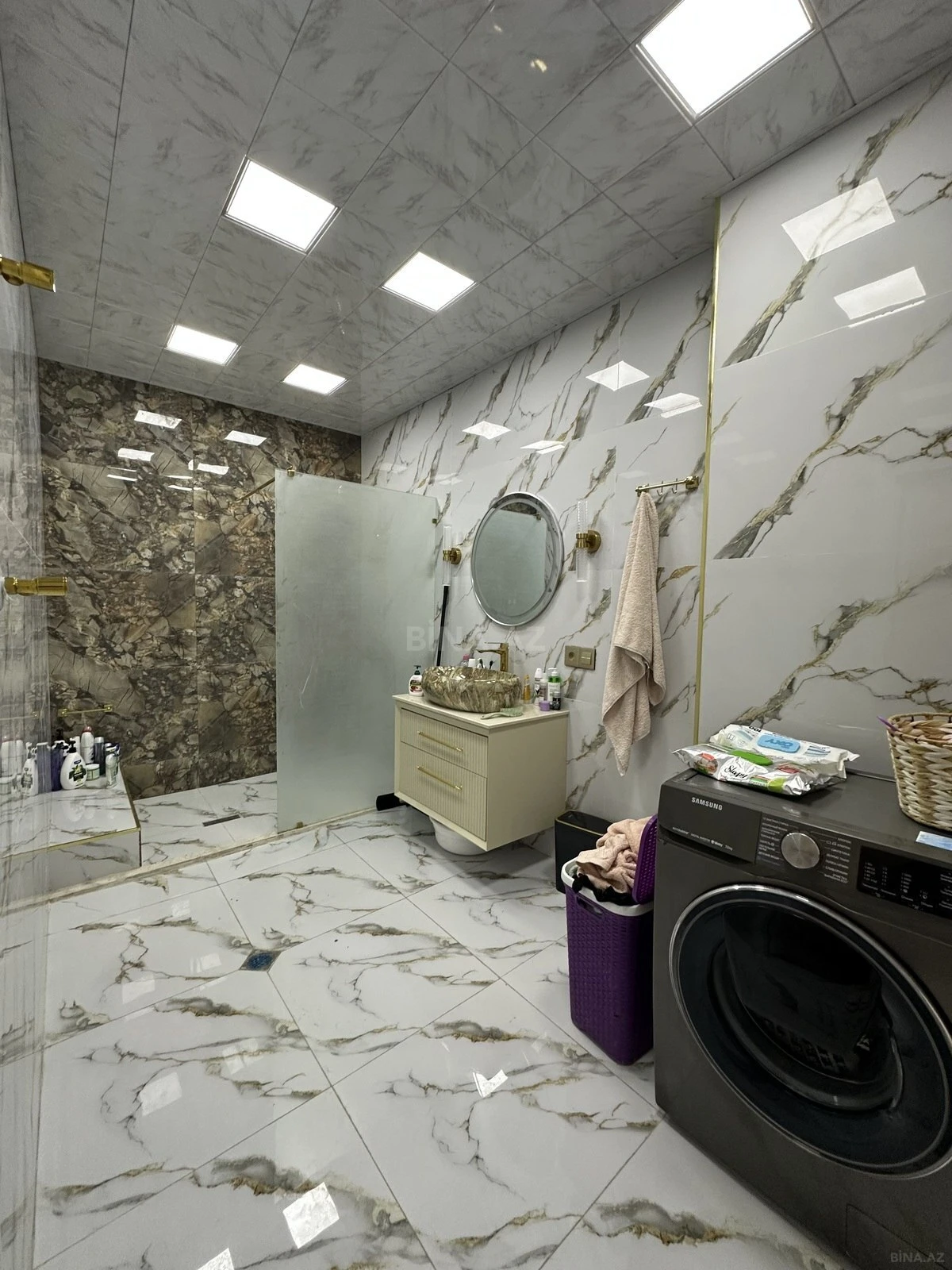 Satılır 3 otaqlı mənzil 137 m²