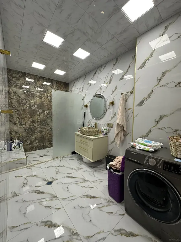 Satılır 3 otaqlı mənzil 137 m²