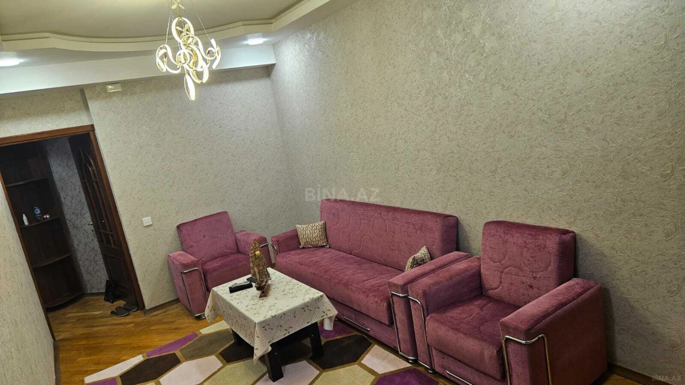 Kirayə verilir 2 otaqlı mənzil 95 m²