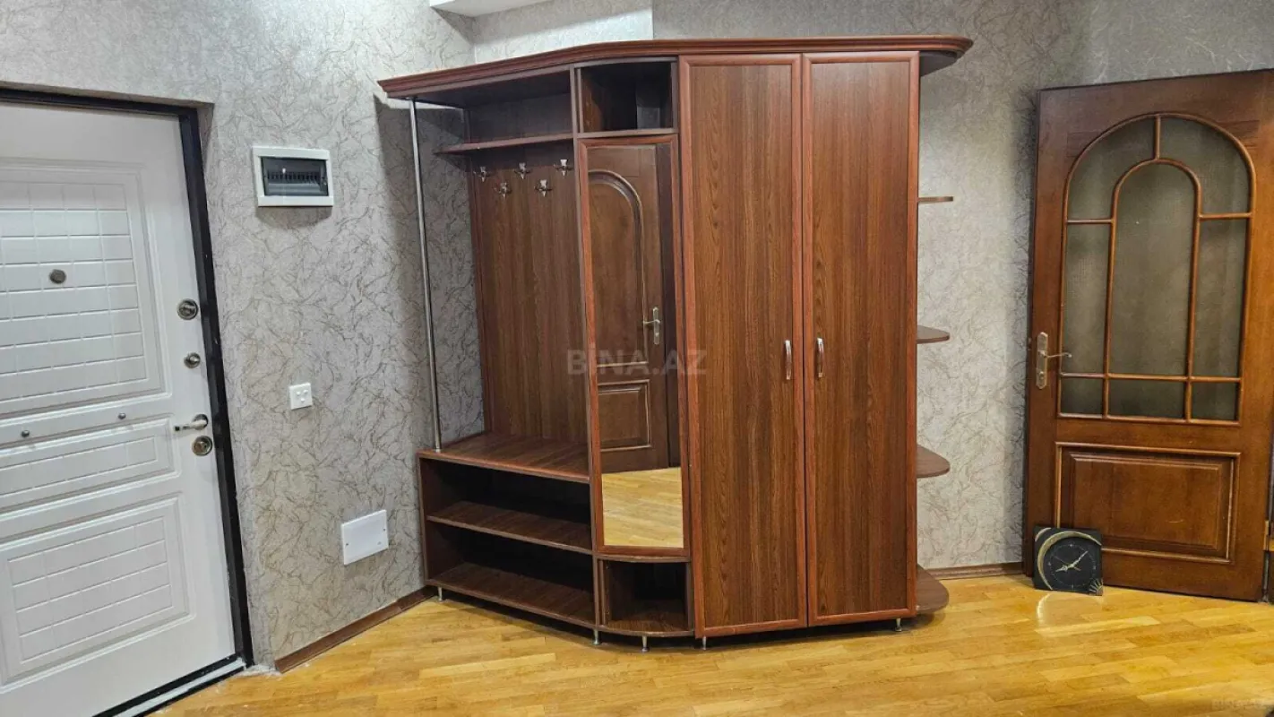 Kirayə verilir 2 otaqlı mənzil 95 m²