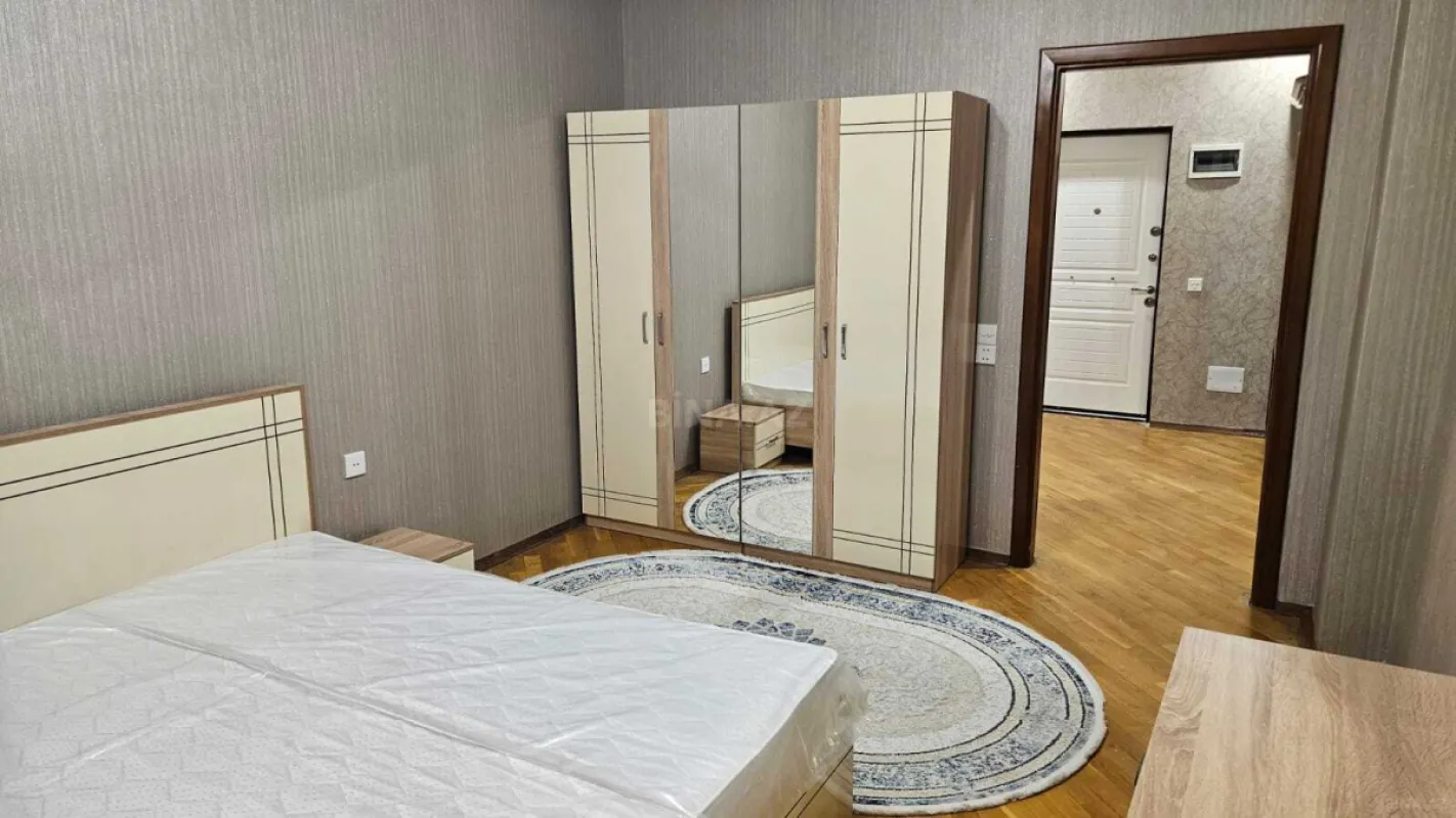 Kirayə verilir 2 otaqlı mənzil 95 m²