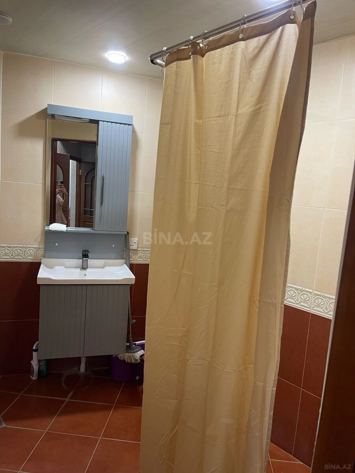 Kirayə verilir 2 otaqlı mənzil 95 m²