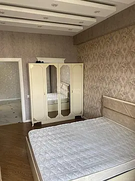 Kirayə verilir 2 otaqlı mənzil 74 m²